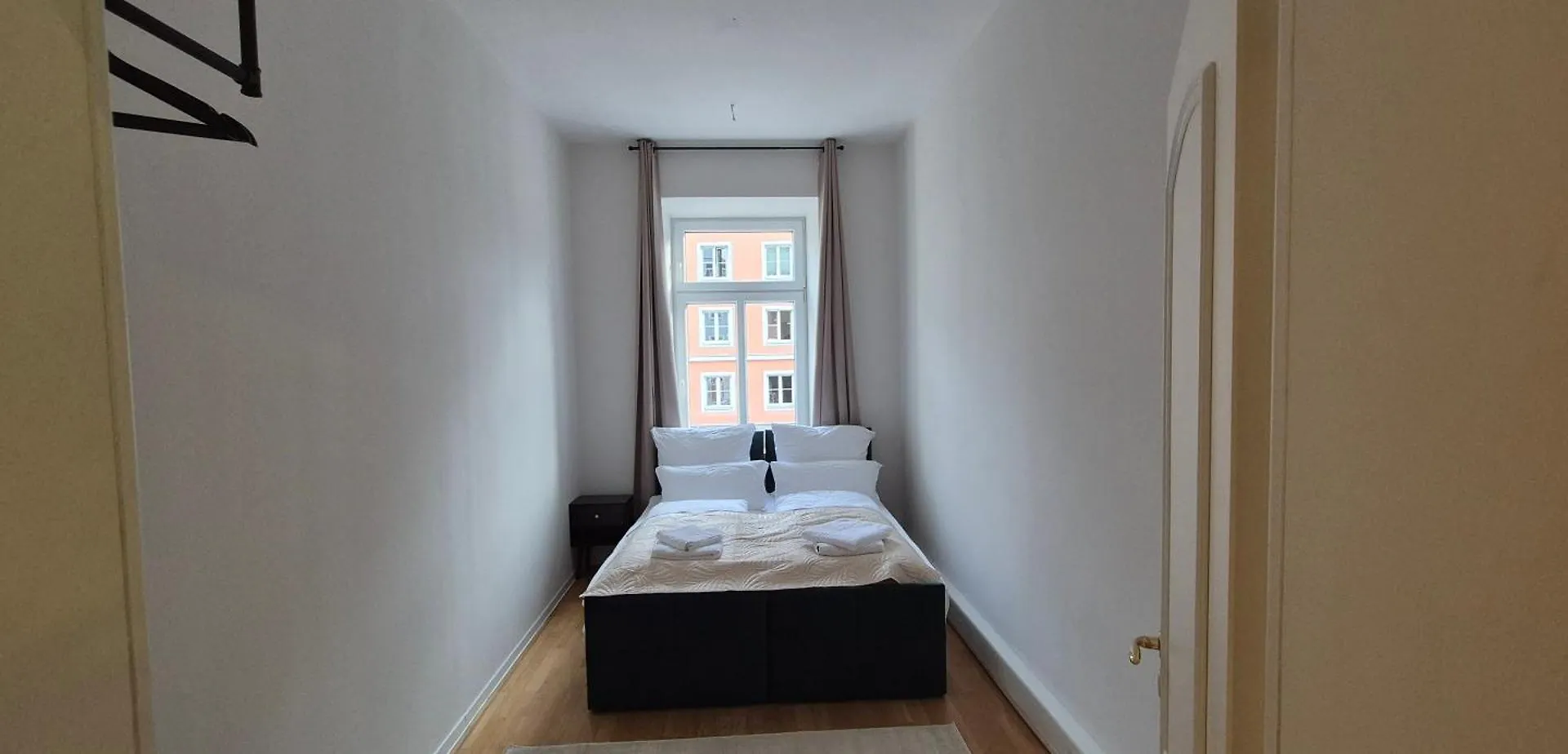 Munich Large Apartment 110 Qm In Very Cetral Location 1 To 12 Guests