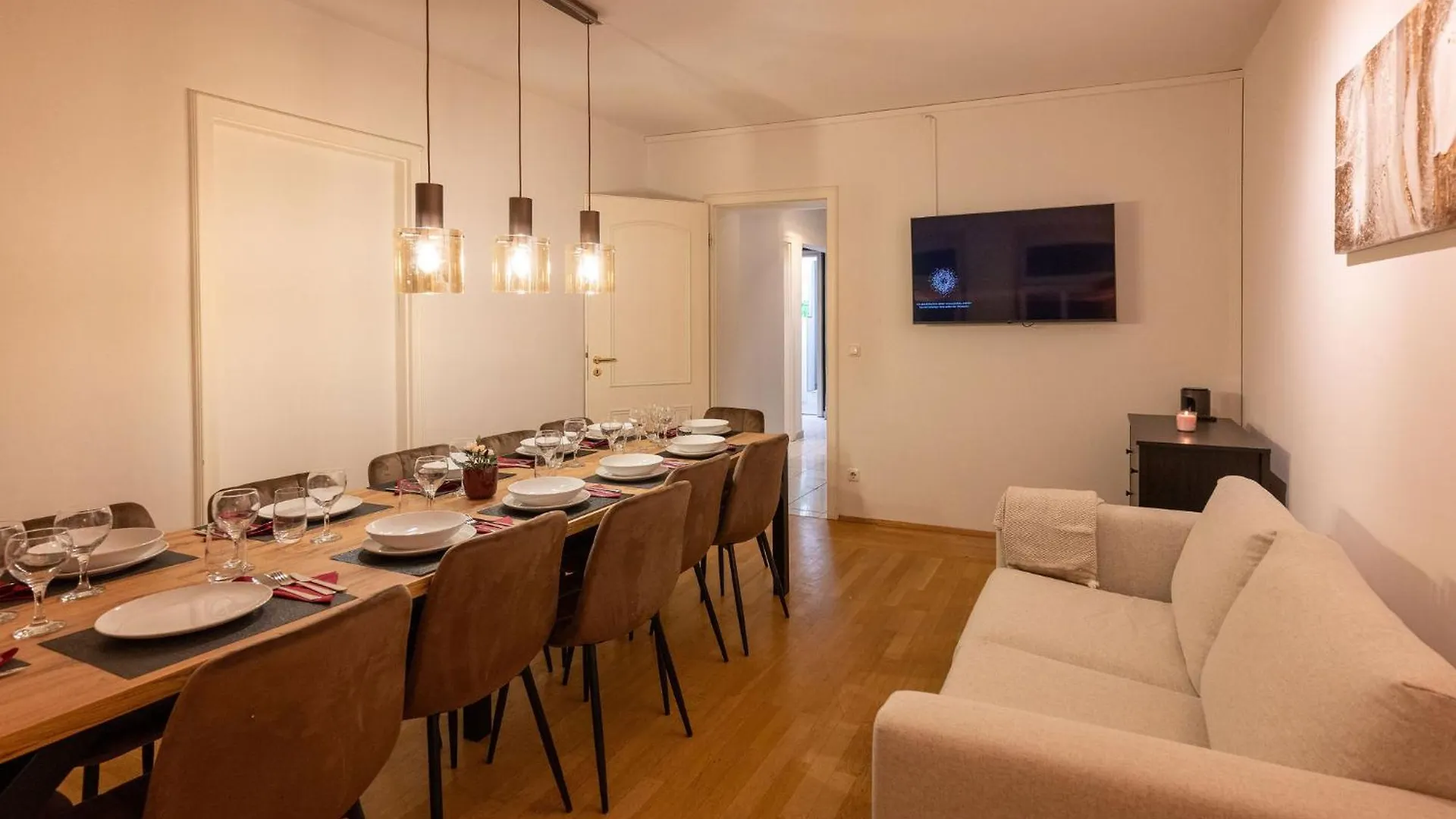 Munich Large Apartment 110 Qm In Very Cetral Location 1 To 12 Guests 0*,  Alemanha